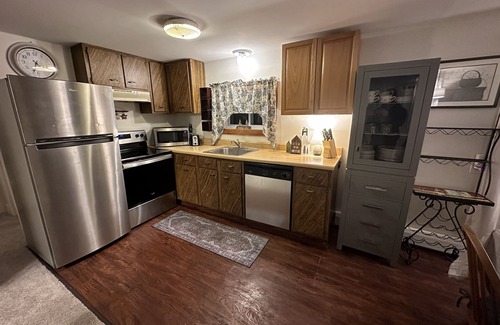 West Bridgewater Apartment | 2 Bedroom with Hot Tub - 1 Minute from Gondola - Skyeship House
