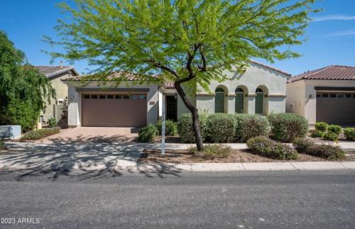 Mesa House | 2 Bedrooms with or without attached private garage