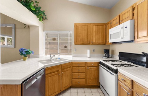Green Valley North House | 2-beds 2 baths house in charming Henderson with WiFi, fitness room, pet welcome