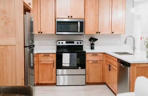 Council Bluffs House | 2 Beds + EV Charger | Gated Luxury Stay