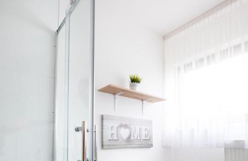 Westerburg Apartment | 2 Bett Ferienwohnung Kirschblüte