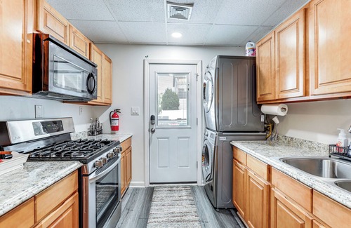Ocean Gate Apartment | 2 Blocks to Beach: Apt w/Grill in Ocean Gate!