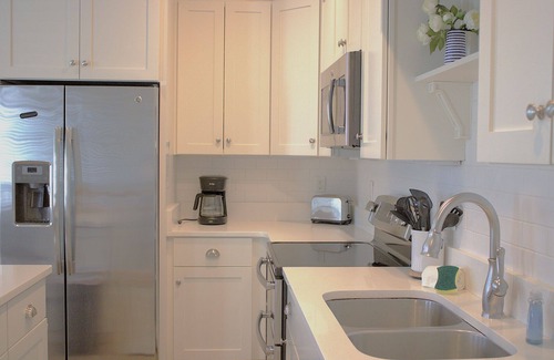 Northeast Virginia Beach House | 2 BR, 2 Story Townhouse by the Beach (410A)