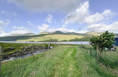 Streymoy House | 2 BR Cozy vacation home for 5 guests, Langasandur