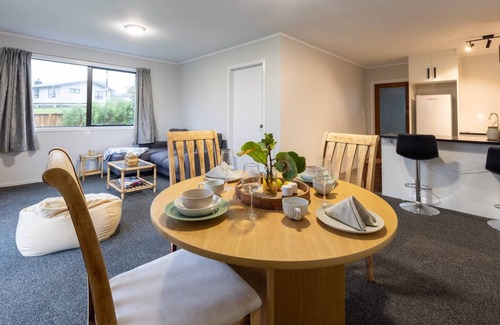 Kihikihi House | 2 BR Home in Kihikihi