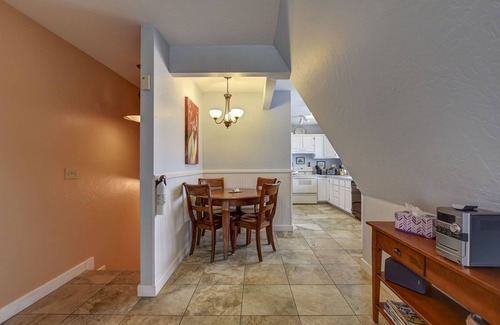 Nob Hill House | 2 BR near the courthouse square AVAILABLE due to last minute renter cancellation