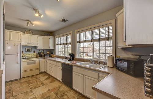 Nob Hill House | 2 BR near the courthouse square AVAILABLE due to last minute renter cancellation