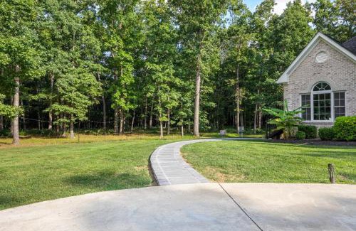 Fairfax House | 2 BR Serene & Peaceful On 4 Acres, Fairfax-GMU - Lower Level