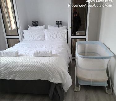 La Trinite House | 2 Chambres paisibles à La Trinité proche de Nice 15 mn, Monaco 20 mn et l'Italie 30 mn et aussi 2 Studios dans le même établissement