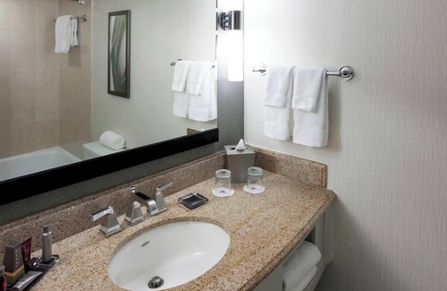 Fairfax Hotel | 2 Comfortable Rooms with Gym Near Patriot Park North and EagleBank Arena