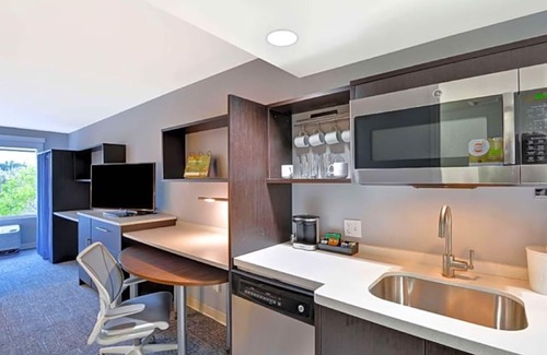 Miramar Hotel | 2 Conveniently Located Suites w/Full Kitchen & Comfort Near Entertainment