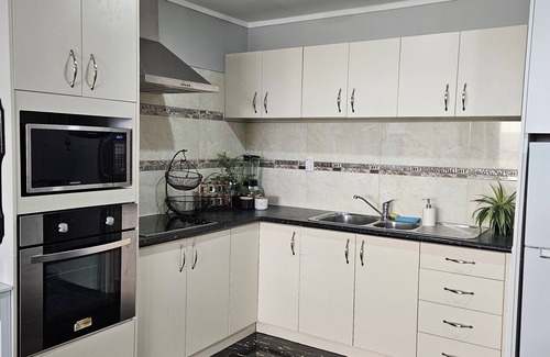 Manukau City Apartment | 2 Double bed Apartment Manukau