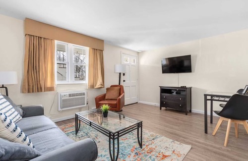 Beverly Hotel | 2 Double Rooms | The Beverly Hotel | w/Kitchen & Close to Dane Street Beach