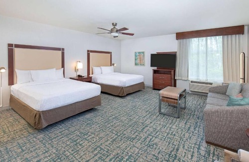 Sandy Springs Hotel | 2 Family-Friendly Suites in Dunwoody: Free Breakfast & Pool Access