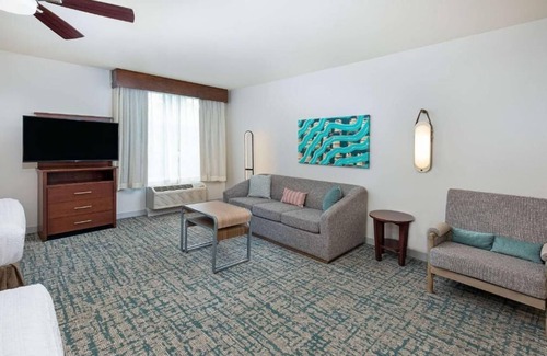 Sandy Springs Hotel | 2 Family-Friendly Suites in Dunwoody: Free Breakfast & Pool Access
