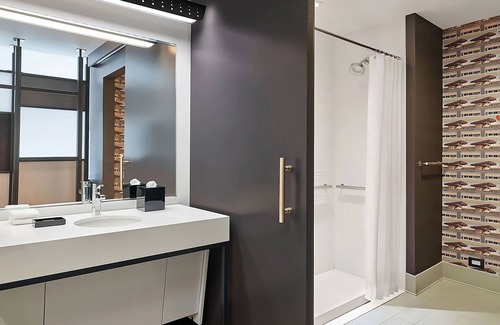 Portland House | 2 Family Ready Rooms | Pet-Friendly Stay, Walking Distance to Museum of Art