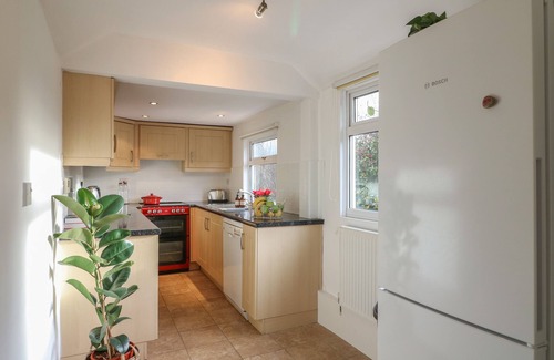 Melton Mowbray Cottage | 2 GLADSTONE AVENUE, family friendly, with a garden in Melton Mowbray