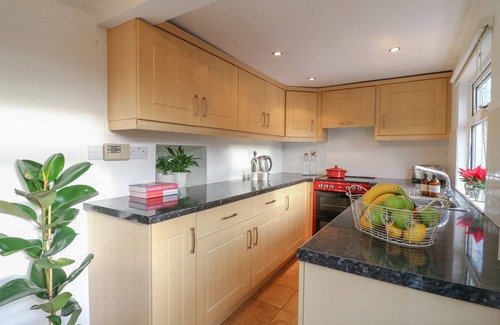 Melton Mowbray Cottage | 2 GLADSTONE AVENUE, family friendly, with a garden in Melton Mowbray