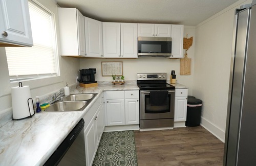 Elyria House | 2 homes- 7BR: Gather & Relax