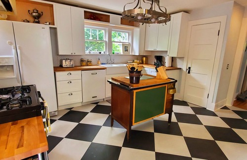 Garden District House | 2 Houses for the price of 1! Downtown! Walk! Free bikes! Renovated 2023!