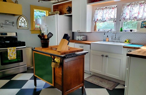 Garden District House | 2 Houses for the price of 1! Downtown! Walk! Free bikes! Renovated 2023!