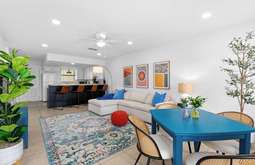 New Braunfels House | 2 King Beds - Comal Hip Haven - Near downtown New Braunfels!