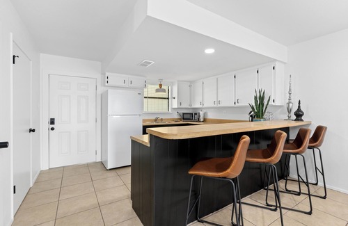 New Braunfels House | 2 King Beds - Comal Hip Haven - Near downtown New Braunfels!