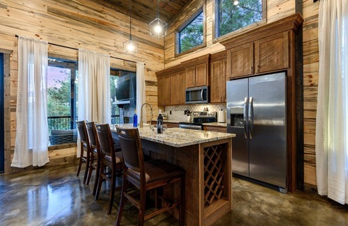 Pickens Cabin | 2 King Masters W/EV Charger & Pet Friendly & Firewood Provided