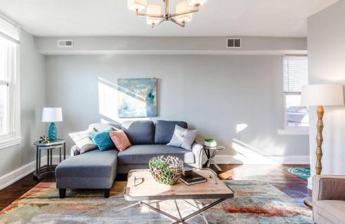 Mount Auburn Apartment | 2 Large Apts w Parking - Downtown Over the Rhine