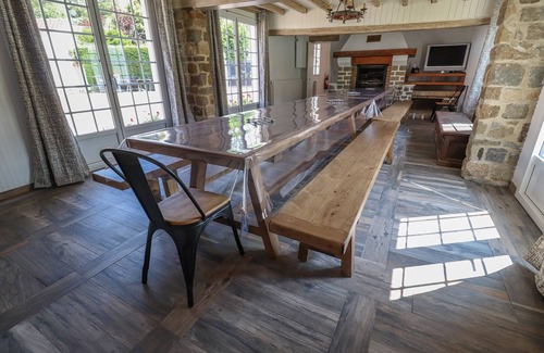 Le Moulinel House | 2 lodgings for 18 people with covered and heated swimming pool