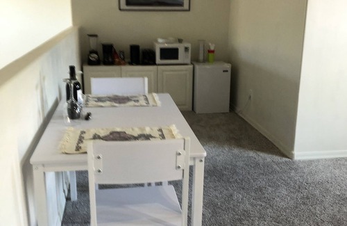 Red Mountain Ranch House | 2 master suites plus kitchenette in upper level of our townhome