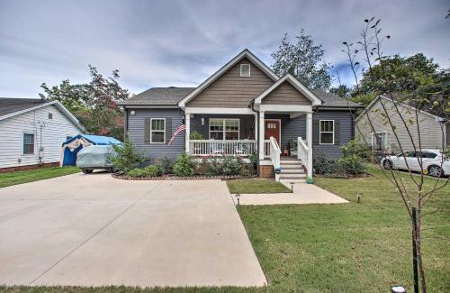 Parker House | 2 Mi to Downtown Luxe Greenville Retreat!