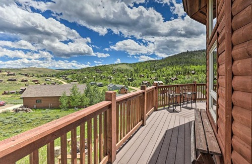 Innsbruck Val Moritz House | 2 Mi to Granby Ranch Granby Home with Hot Tub!