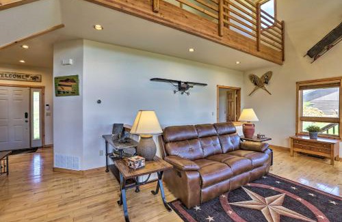 Innsbruck Val Moritz House | 2 Mi to Granby Ranch Granby Home with Hot Tub!