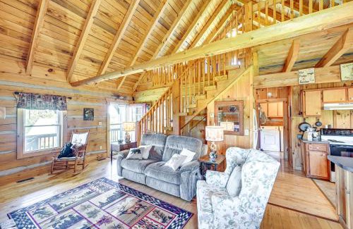 Vesta House | 2 Mi to Mabry Mill Mtn-View Cabin with Porch!