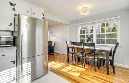Teaticket House | 2 Mi to Main St Falmouth: Cape Cod Home