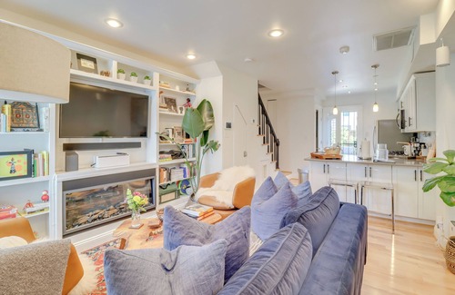 Le Droit Park House | 2 Mi to National Mall: Stunning Townhome w/Patio!