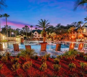 Bearss Plaza Apartment | 2 MI to USF + Long Term Stays allowed + Gym + Pool