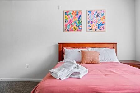 Bearss Plaza Apartment | 2 MI to USF + Long Term Stays allowed + Gym + Pool