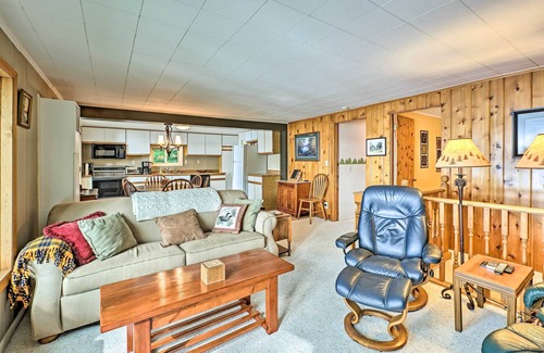 Le Roy House | 2 Mi to Winery: Le Roy Escape w/Fire Pit & Views