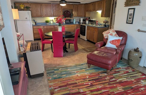 Helmer Cottage | 2 miles from the Indiana Rails train station, 12 miles from Pokagon State Park