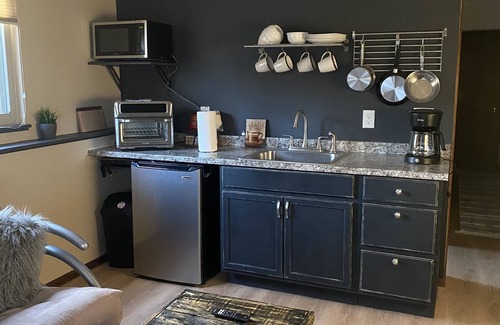 Cheyenne Meadows Apartment | 2 Miles Ft Carson 1 mile Broadmoor World Arena 2bedroom Quiet