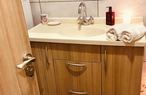 Riquet Stalingrad Apartment | 2-minute walk from the metro, fully-equipped 2-bedroom apartment (kitchen, linen)