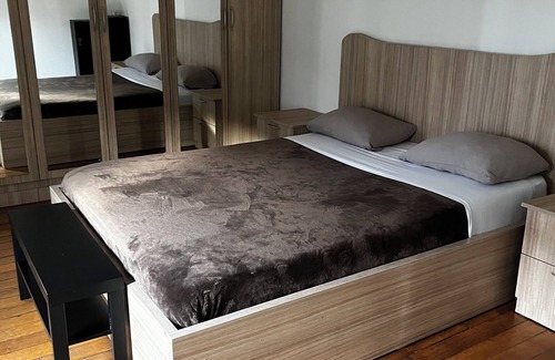 Riquet Stalingrad Apartment | 2-minute walk from the metro, fully-equipped 2-bedroom apartment (kitchen, linen)