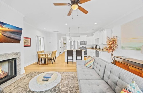 Drayton House | 2 New Townhomes | 2024 Spartanburg Stay for 9