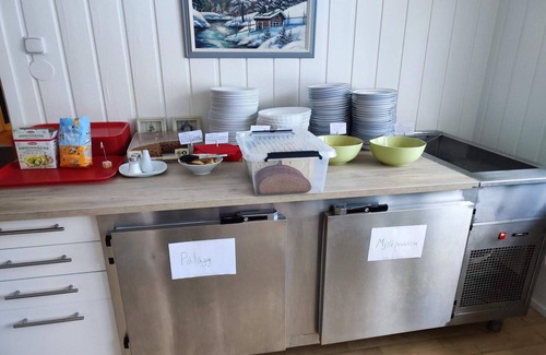 Sundsvall House | 2 person Charming holiday park home in SUNDSWALL