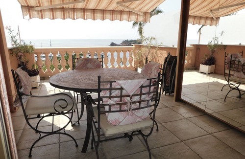Theoule-sur-Mer Apartment | 2-room apartment with air conditioning + wifi, 18m² terrace facing the sea, private parking