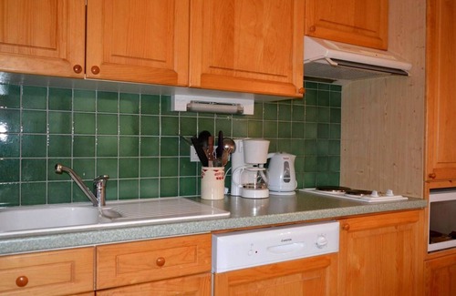 Le Chinaillon Apartment | 2-room apt with balcony in Chinaillon center, near slopes, parking and ski locker
