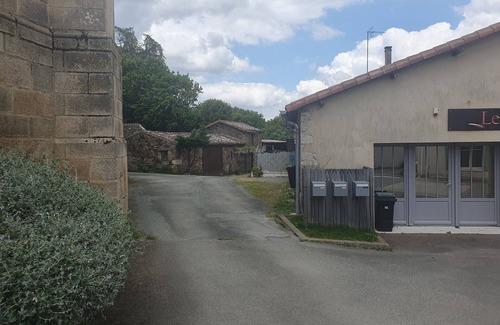 Montournais House | 2-room gîte with terrace 25 minutes from Puy du fou