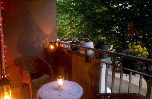Altona-Altstadt Apartment | 2 rooms with balcony in Altona with breakfast snack